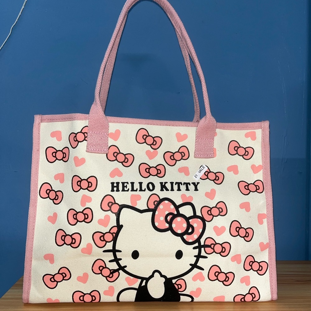 Hello kitty Tote bags multiple designs 25 each